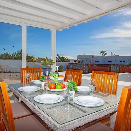 Lovely Puerto Calero 3 Bedrooms Private Pool Casa Dora Short Walk To Marina Lanzarote Villa *