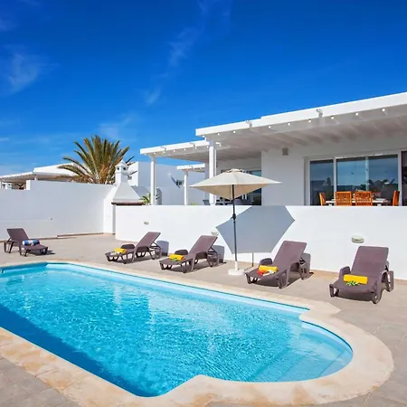Lovely Puerto Calero 3 Bedrooms Private Pool Casa Dora Short Walk To Marina Lanzarote Villa *